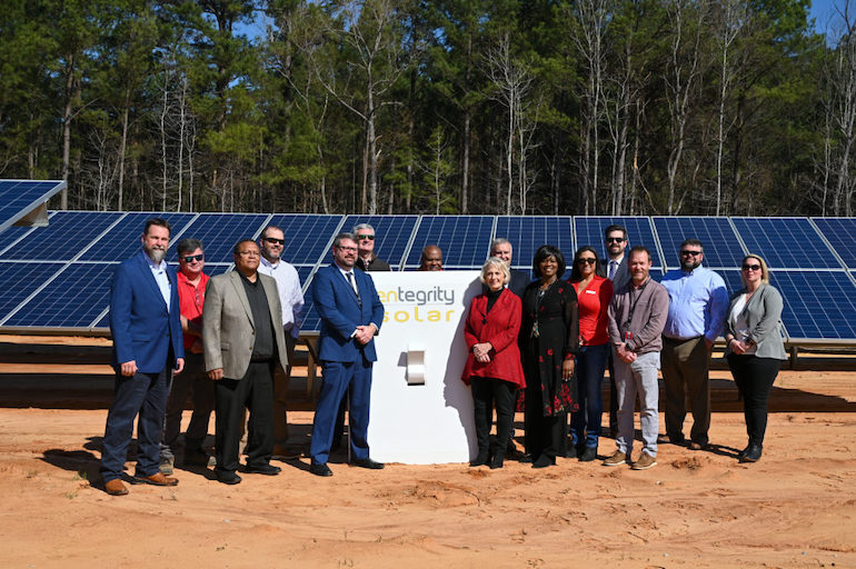 Mississippi school district celebrates new 223.7-kW solar project