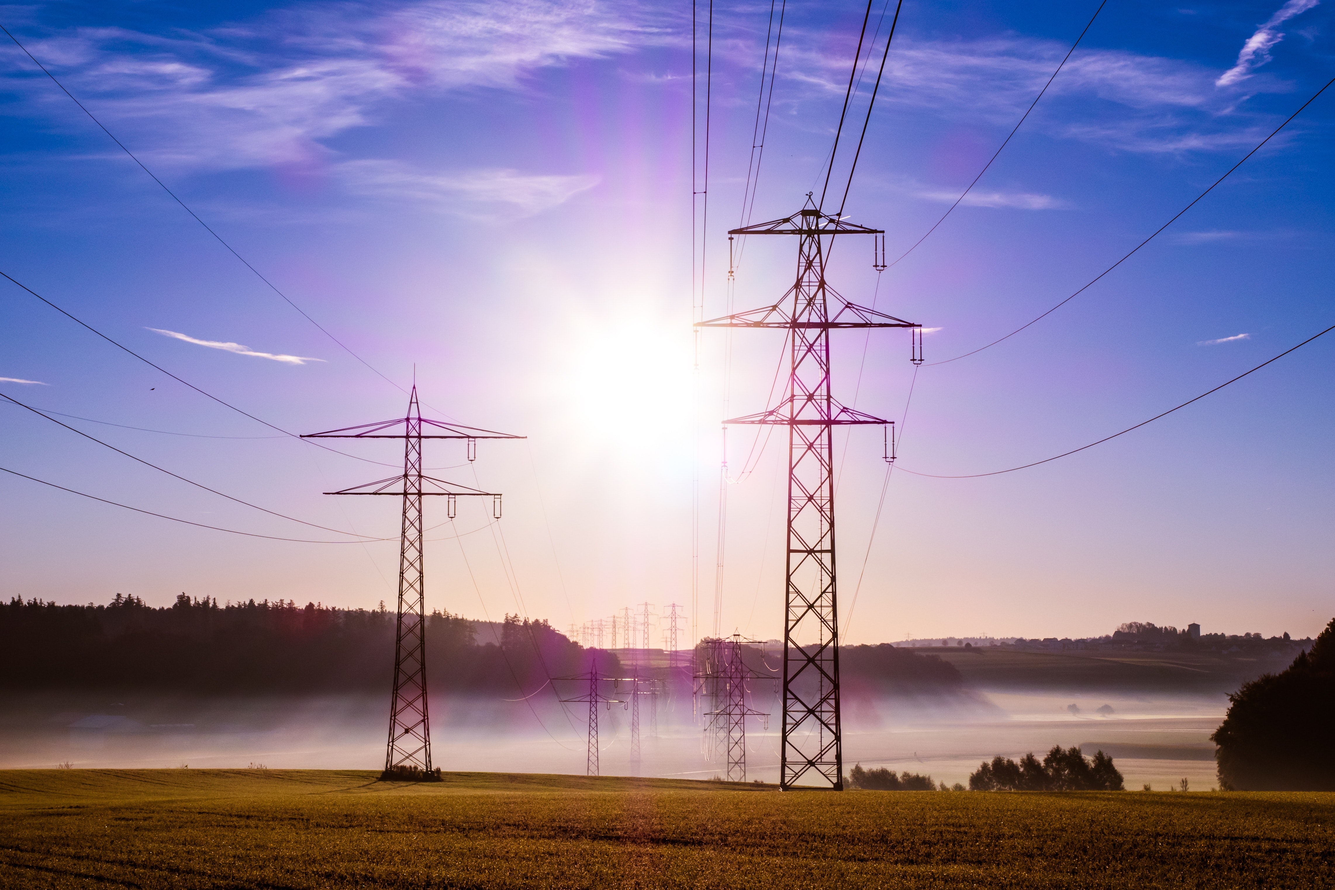 Report finds transmission grid upgrades would save $140 billion or more over next decade