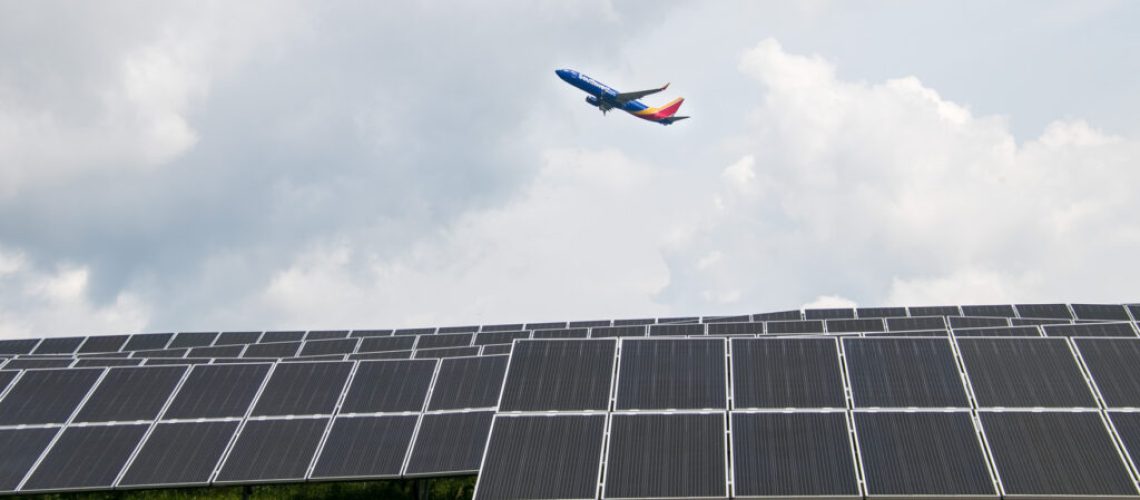 A-Southwest-plane-takes-off-over-9360-solar-panels-at-Pittsburgh-International-Airport-part-of-a-first-of-its-kind-microgrid.-Photo-by-Beth-Hollerich.jpg