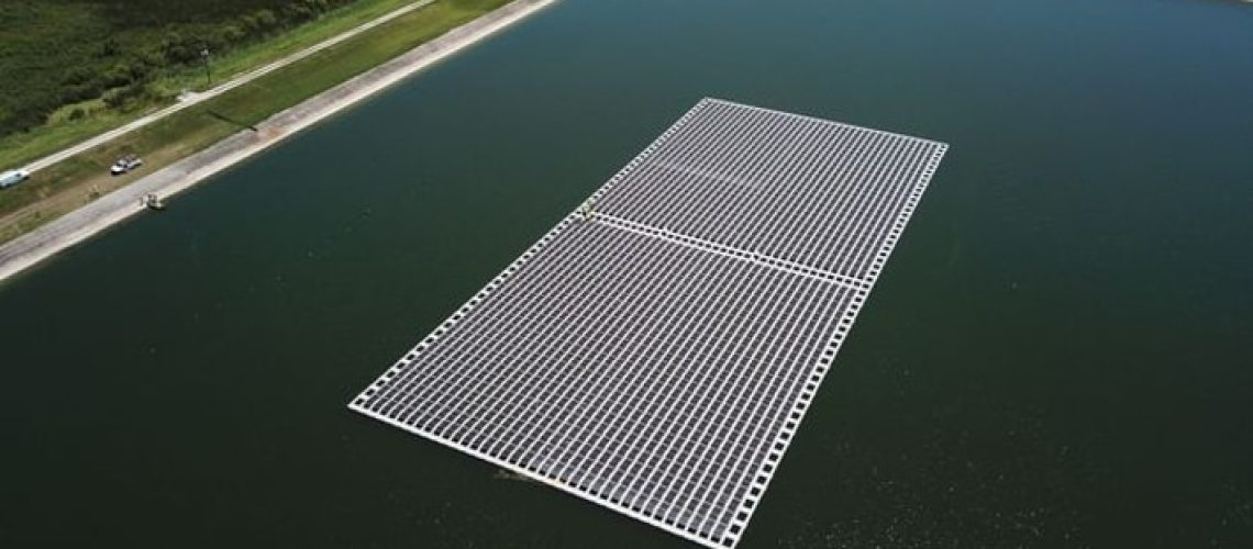 Duke-floating-solar-array-web.jpg