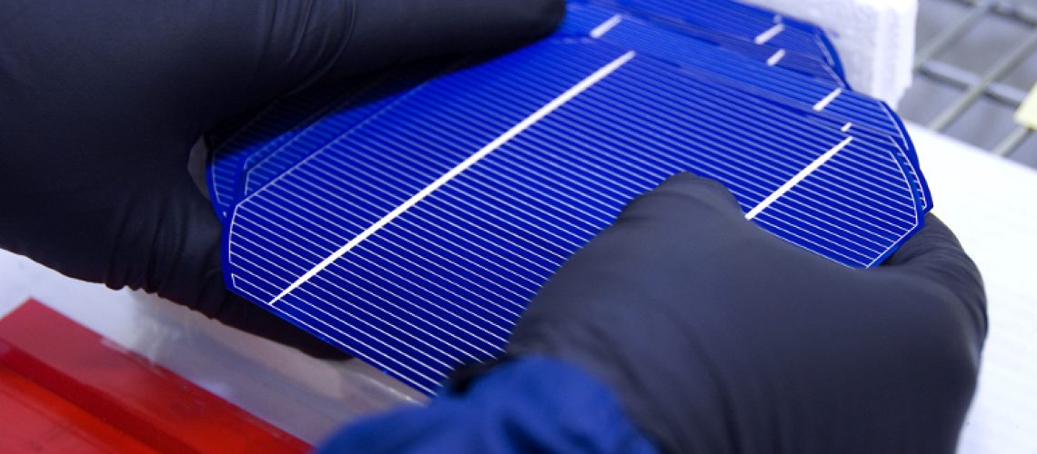 archive-Oregon-Dept-Transportation-SolarWorld-wafer-cells.jpg