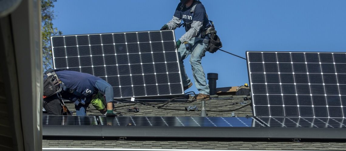 la-photos-1staff-679772-679772-fi-california-blackouts-rooftop-solar12-mam.jpg