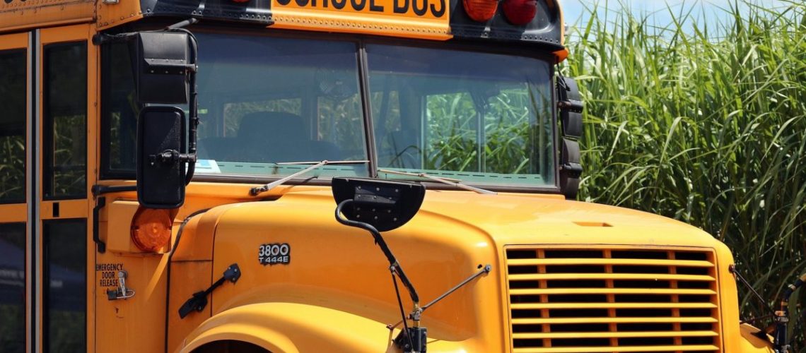 school-bus-4406479_1920-1200x806.jpg