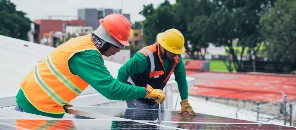 solar-strock-training-workers-apprentice.jpg