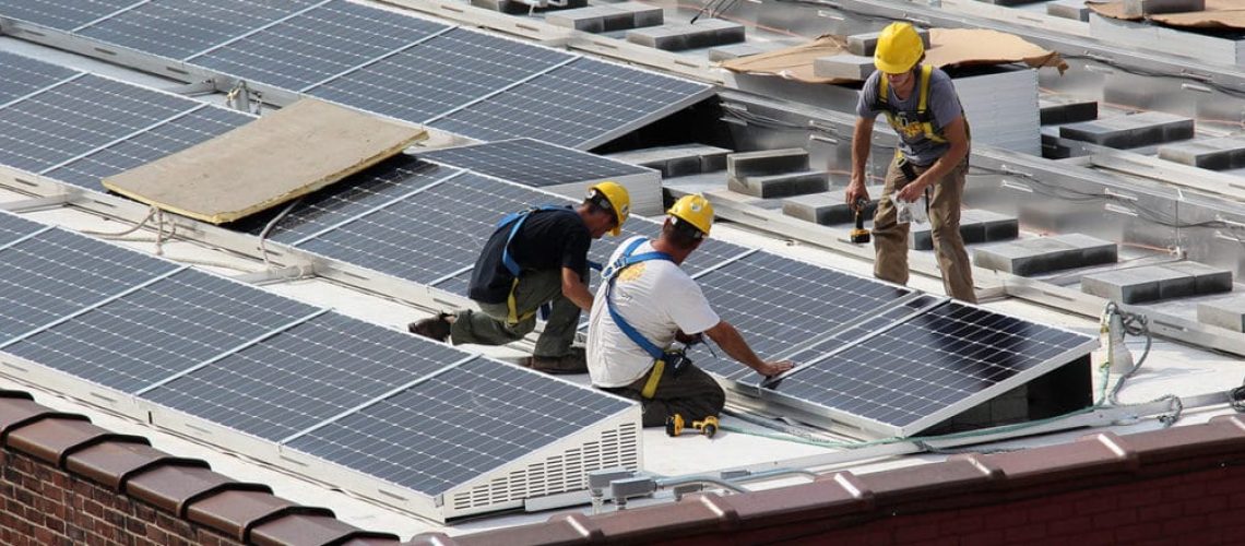 vermont_candi_solar_workers_suncommon-1200x441.jpg